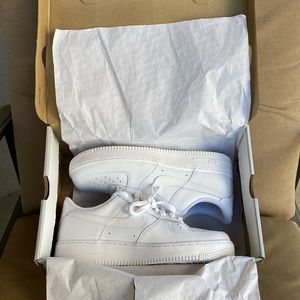 Nike Air Force 1 ‘07 NWT White Size 11 41